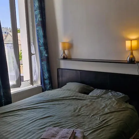 Πανσιόν Dans Maison De Avec Garage Λε Μανς